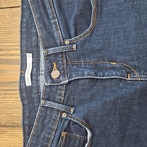 Levi's Classic Mid Rise Skinny Dark Wash Jeans Size 10